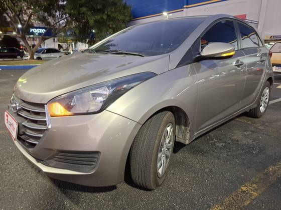 HYUNDAI HB20 1.0 COMFORT 12V FLEX 4P MANUAL HYUNDAI HB20 1.0 COMFORT 12V FLEX 4P MANUAL